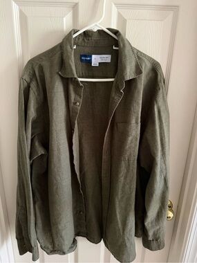 Old Navy Olive Green Men's Casual Button-Down Shirt